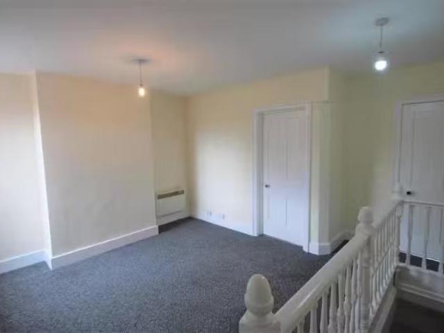 Charming 1 BA 2 bedroom flat for rent in Key Road, Clacton on.