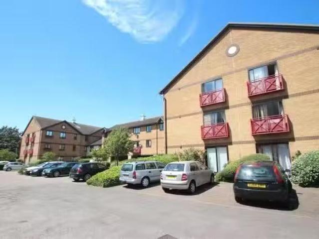 Just in! 1 BA 2 bedroom flat for rent in Heybridge Court, Conn.