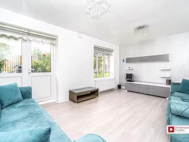 Cozy 1 BA 2 bedroom flat for rent in Millfields Road, Lower Cl.
