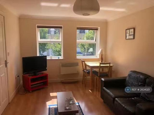 Charming 1 BA 2 bedroom flat for rent in Navigation Drive, Bra.