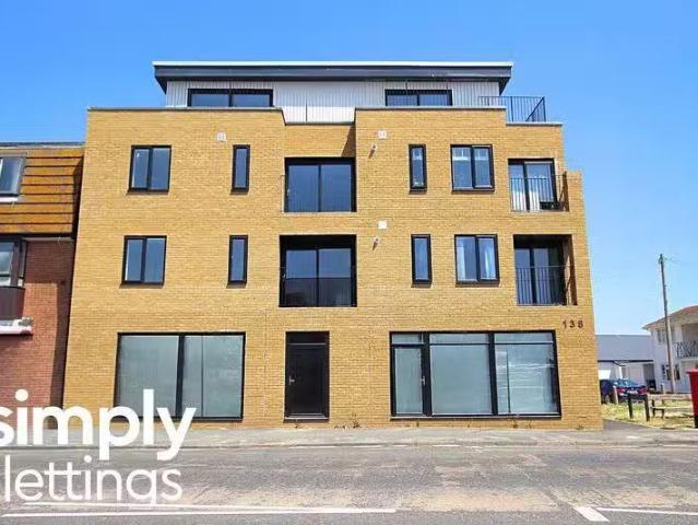 New 1 BA 2 bedroom flat for rent in South Coast Road, Peacehav.