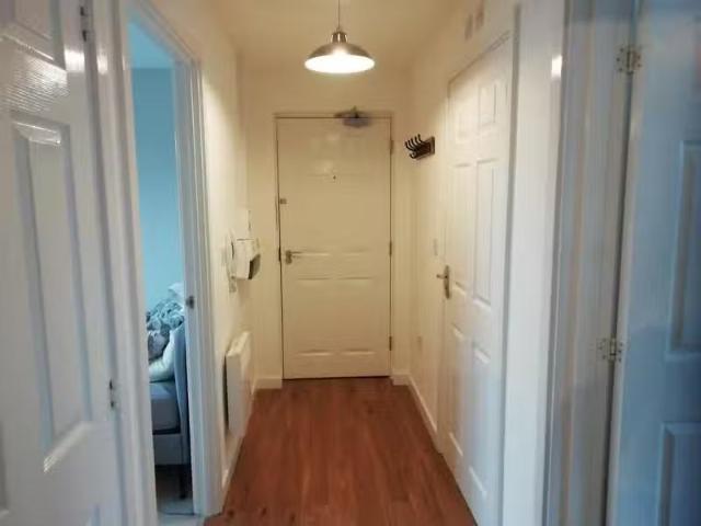 Nice 1 BA 2 bedroom flat for rent in Springmeadow Road, Edgbas.
