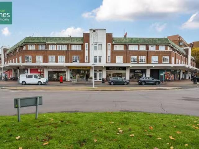 Cozy 1 BA 2 bedroom flat for rent in Strand Parade, The Boulev.
