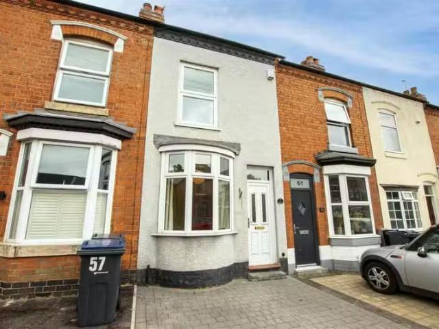 Just in! 1 BA 2 bedroom house for rent in Northfield Road, Har.