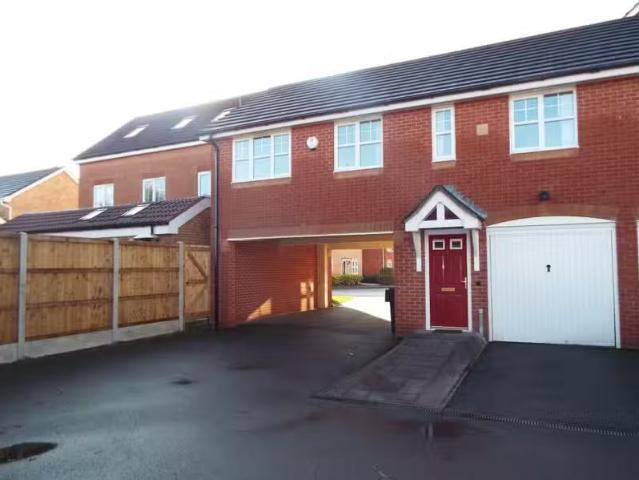 Nice 1 BA 2 bedroom house for rent in Gate House Lane, Breme P.