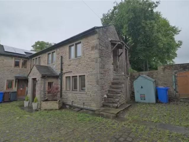 Cozy 1 BA 2 bedroom semi detached house for rent in Kelbrook R.