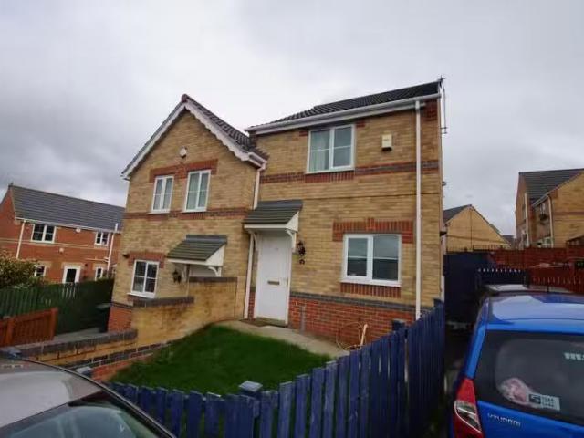 Cozy 1 BA 2 bedroom semi detached house for rent in Wentworth.
