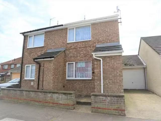 For Rent! 1 BA 2 bedroom semi detached house for rent in Wiven.