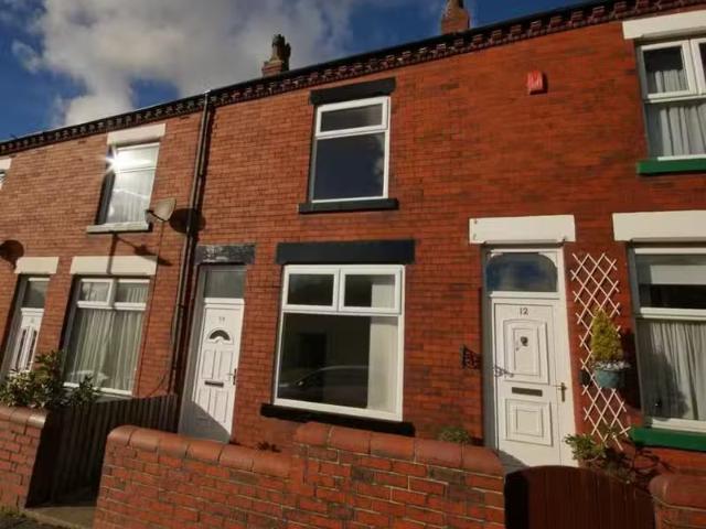 Unique 1 BA 2 bedroom terraced house for rent in Carlton Grove.