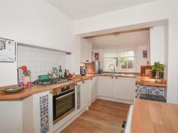 Cheap 1 BA 2 bedroom terraced house for rent in Childwick Gree.