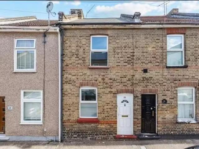 Nice 1 BA 2 bedroom terraced house for rent in Factory Road, N.