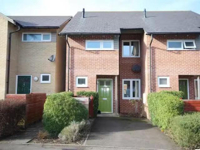 Deal! 1 BA 2 bedroom terraced house for rent in Falmouth Stree.
