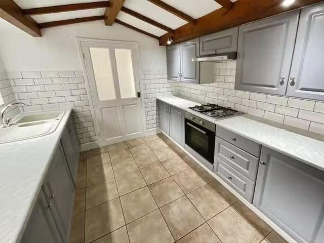 Nice 1 BA 2 bedroom terraced house for rent in Hornby Street.