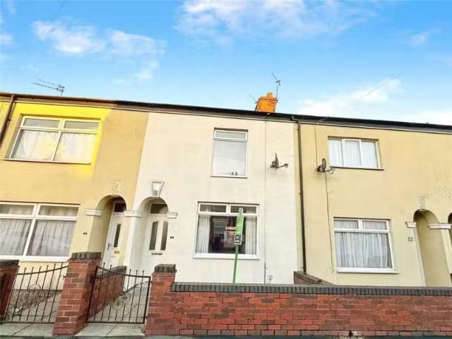 New 1 BA 2 bedroom terraced house for rent in Kingston Street.