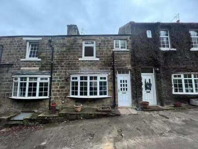Cozy 1 BA 2 bedroom terraced house for rent in Lane End, Baild.