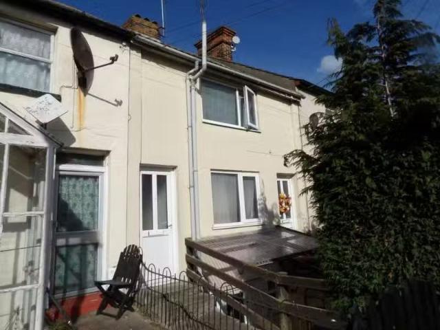 Unique 1 BA 2 bedroom town house for rent in Vansittart Street.