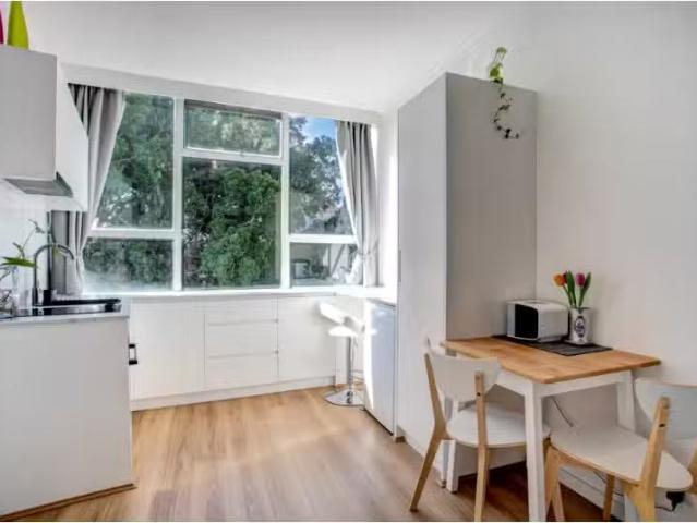 Nice 1 BA 401/2B Mona Road, Darling Point Apartment for rent.
