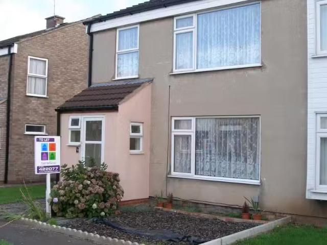 Cozy 1 BA 4 bedroom semi detached house for rent in 11 Broadha.