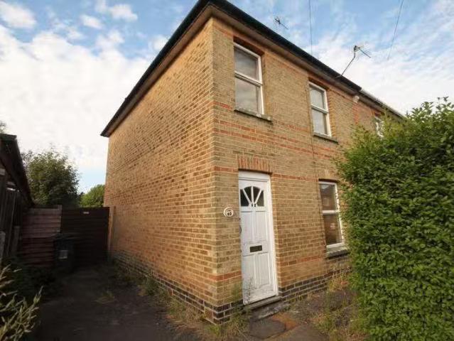 Cheap 1 BA 4 bedroom semi detached house for rent in Wycliffe.
