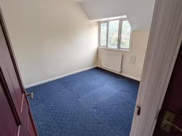 Rental! 1 BA 5 bedroom semi detached house for rent in Green S.