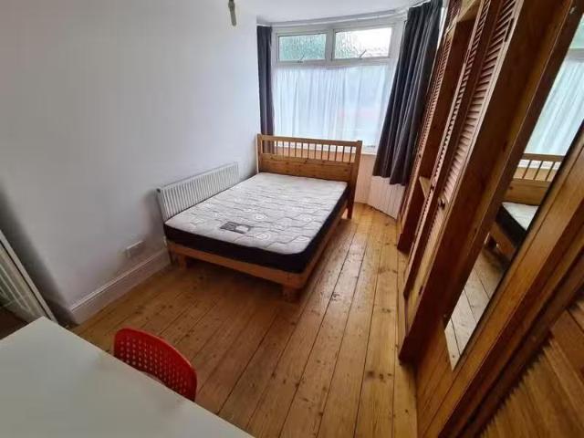 Charming 1 BA 5 bedroom terraced house for rent in Southmead R.