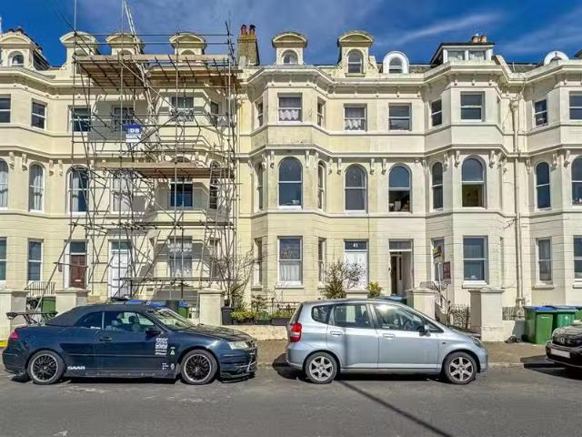 Cozy 1 BA Studio flat for rent in South Terrace, Littlehampton.