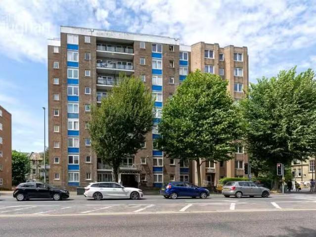 Charming 1 BA Studio flat for rent in The Drive, Hove, East Su.