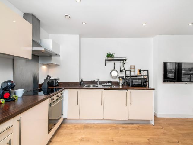 Cozy 1 Bed Apartment 15 mins to Leeds City Centre