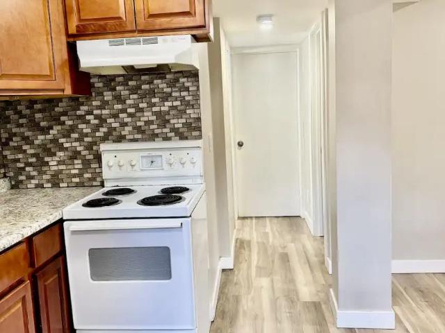Cozy 1 Bed & 1 Bath Basement Suite in Forest Lawn