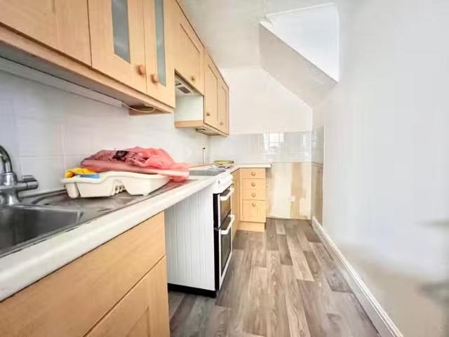Nice 1 bedroom terraced house for rent in Courtland Place, Mal.