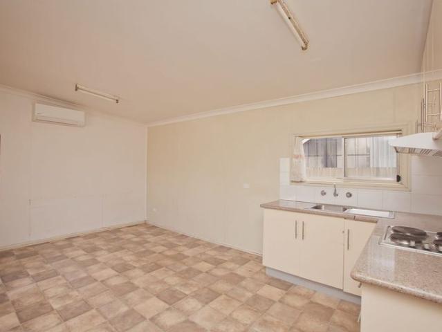 Cozy 1 Bedroom Unit in Prime Griffith Location