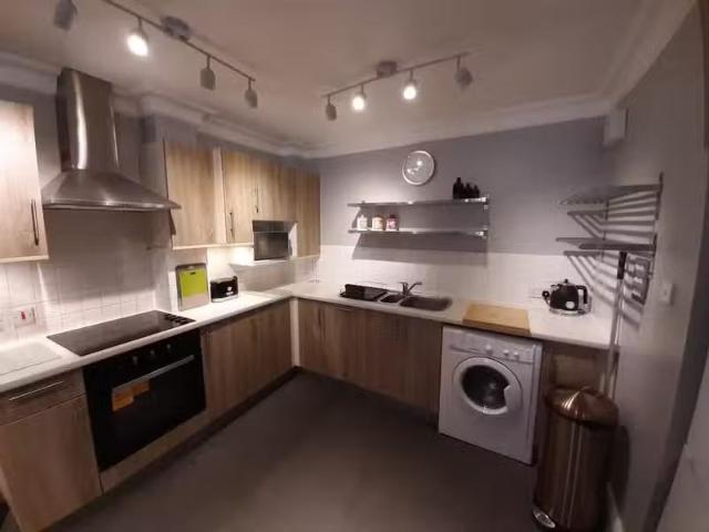 Nice 1 bedroom apartment for rent in 23 Newton Chambers, 43 Ca.