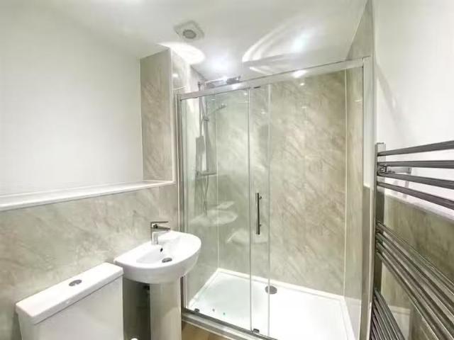 Nice 1 bedroom apartment for rent in Barton Hill Road, St Phil.