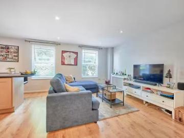 Cozy 1 bedroom apartment for rent in Hemel Hempstead Road, Red.