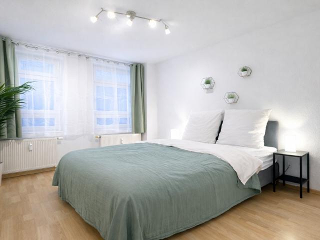Cozy 1 Bedroom Apartment with Balcony