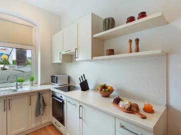 Cozy 1 Bedroom Apartment with New Wooden Floor, Berlin Amsterdam Apartments for Rent