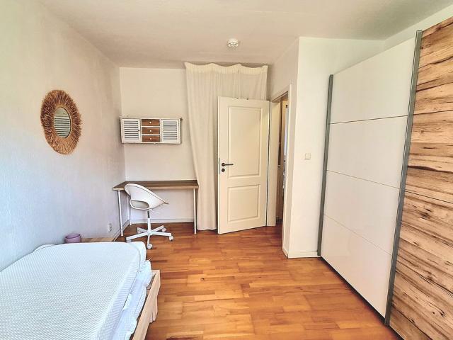 Cozy 1 Bedroom Apartment with Reception and Balcony near the Canal Baumschulenweg, Berlin Amsterdam Apartments for Rent
