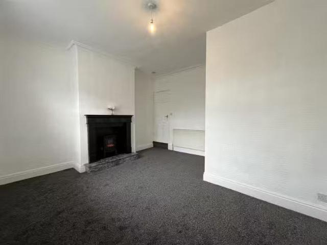 Unique 1 bedroom end of terrace house for rent in Fletcher Roa.