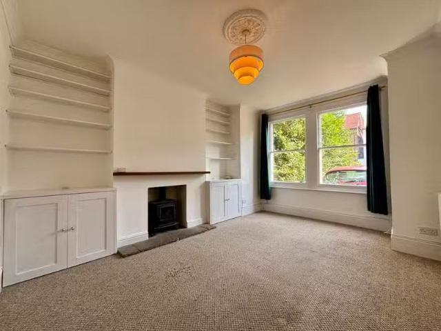 For Rent! 1 bedroom flat for rent in Birkbeck Road, BR3
