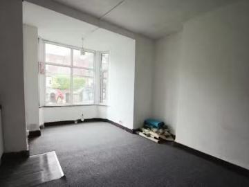 Nice 1 bedroom flat for rent in Bromwich Street, Bolton, Great.