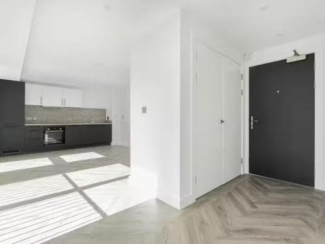 Rental! 1 bedroom flat for rent in Chapmans Yard, Upper Gough.