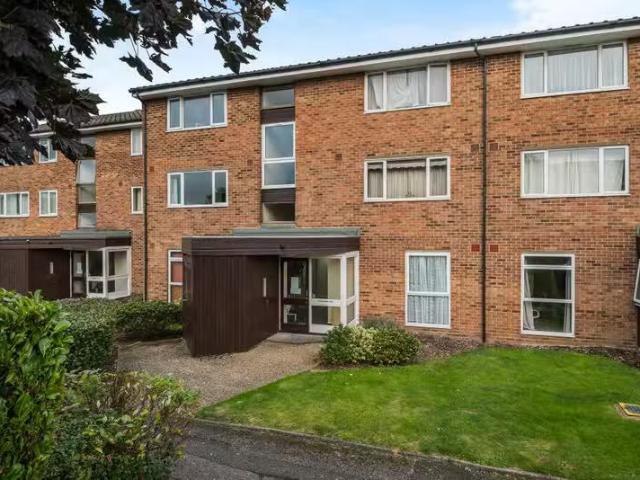 Deal! 1 bedroom flat for rent in Coleridge Way, Orpington, BR6