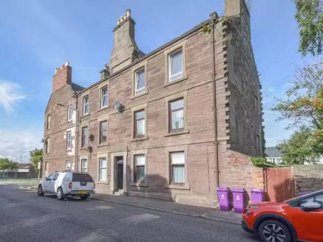 Rental! 1 bedroom flat for rent in Hill Street, Montrose, Angu.