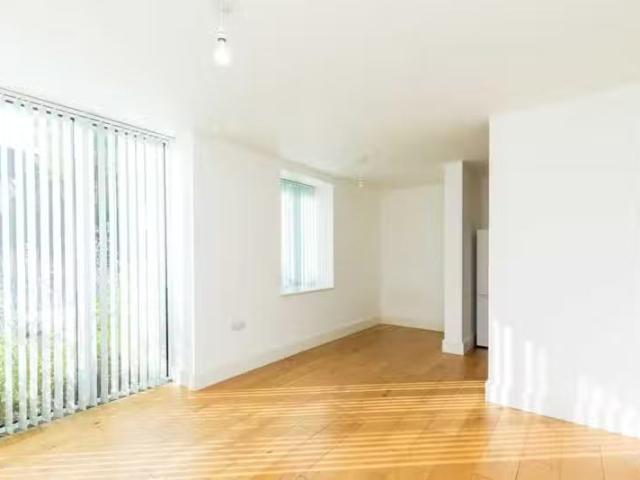 Cheap 1 bedroom flat for rent in The Tannery, Tanyard Lane, BN44