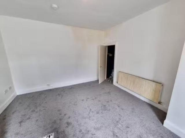 Nice 1 bedroom house for rent in Bradford Road, Cleckheaton, B.
