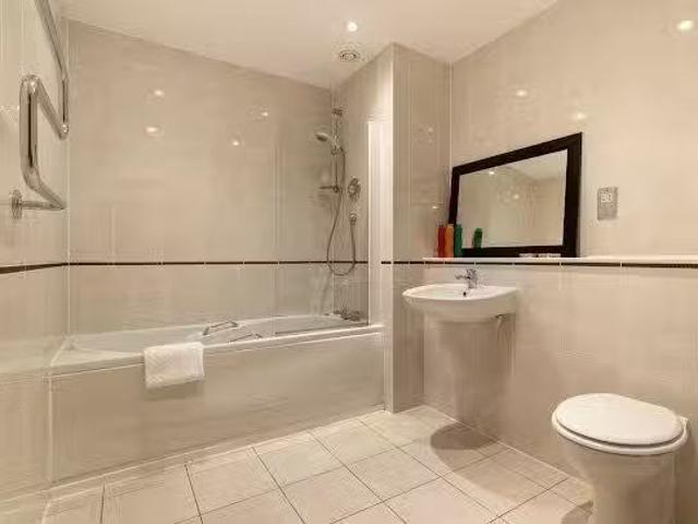 For Rent! 1 bedroom house for rent in Penstone Court, Chandler.