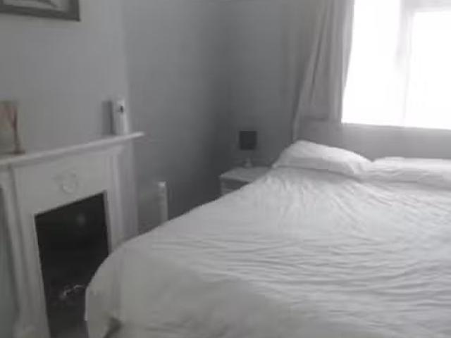 Nice 1 bedroom house for rent in Queensdale Crescent, Bristol.