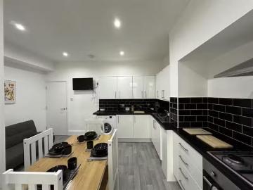 Nice 1 bedroom house share for rent in Berry Street, Burnley.