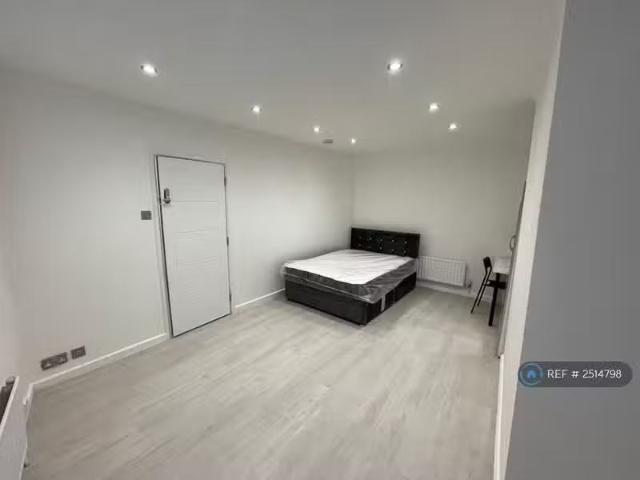 Rental! 1 bedroom house share for rent in Maldon Road, Colches.