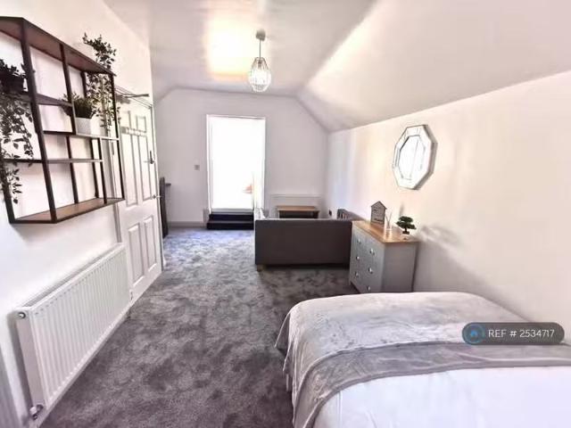 Charming 1 bedroom house share for rent in Pershore Road, Stir.